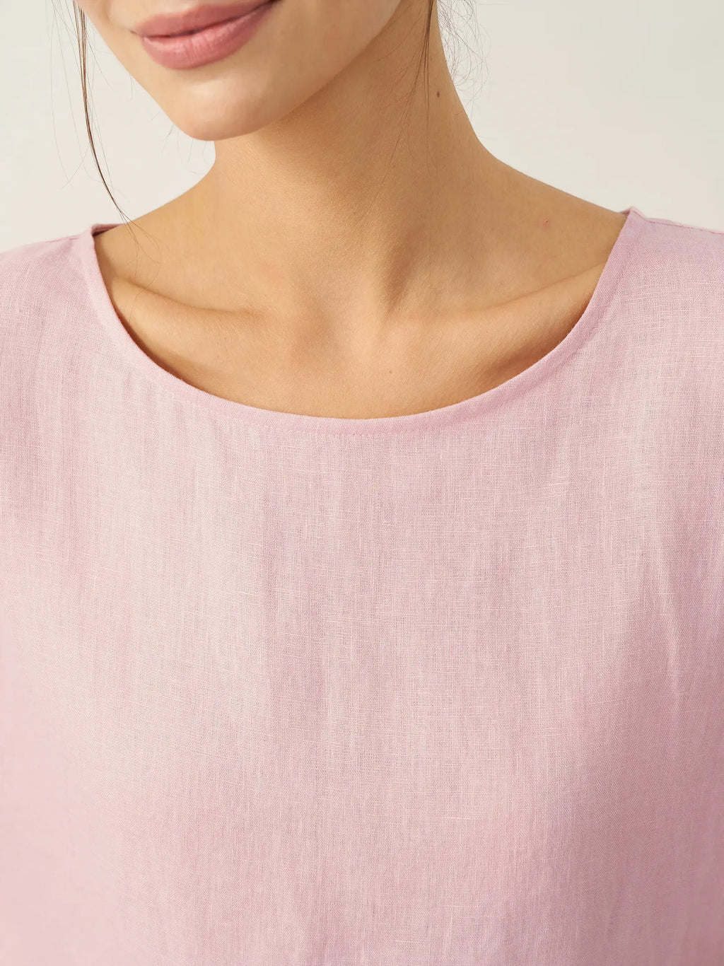 100% Linen Round Neck Back Opening Top URIELLE