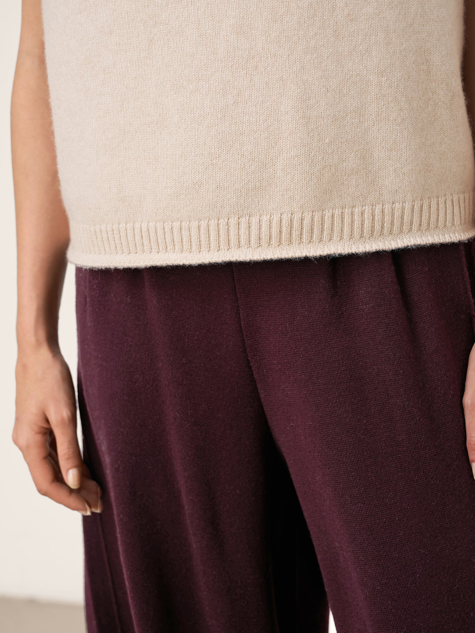100% Mongolian Cashmere Hand-Finished Rolled Edge Sleeveless Turtleneck Knit Top DAISY