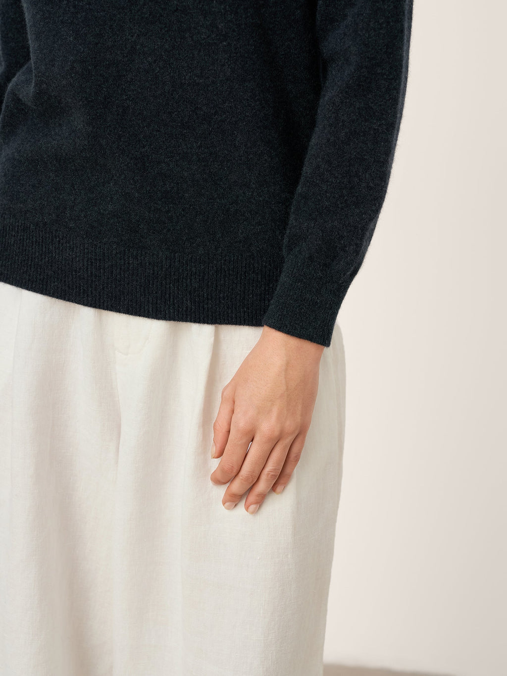 100% Mongolian Cashmere Seamless Ribbed Trims Crewneck Sweater TAWNY