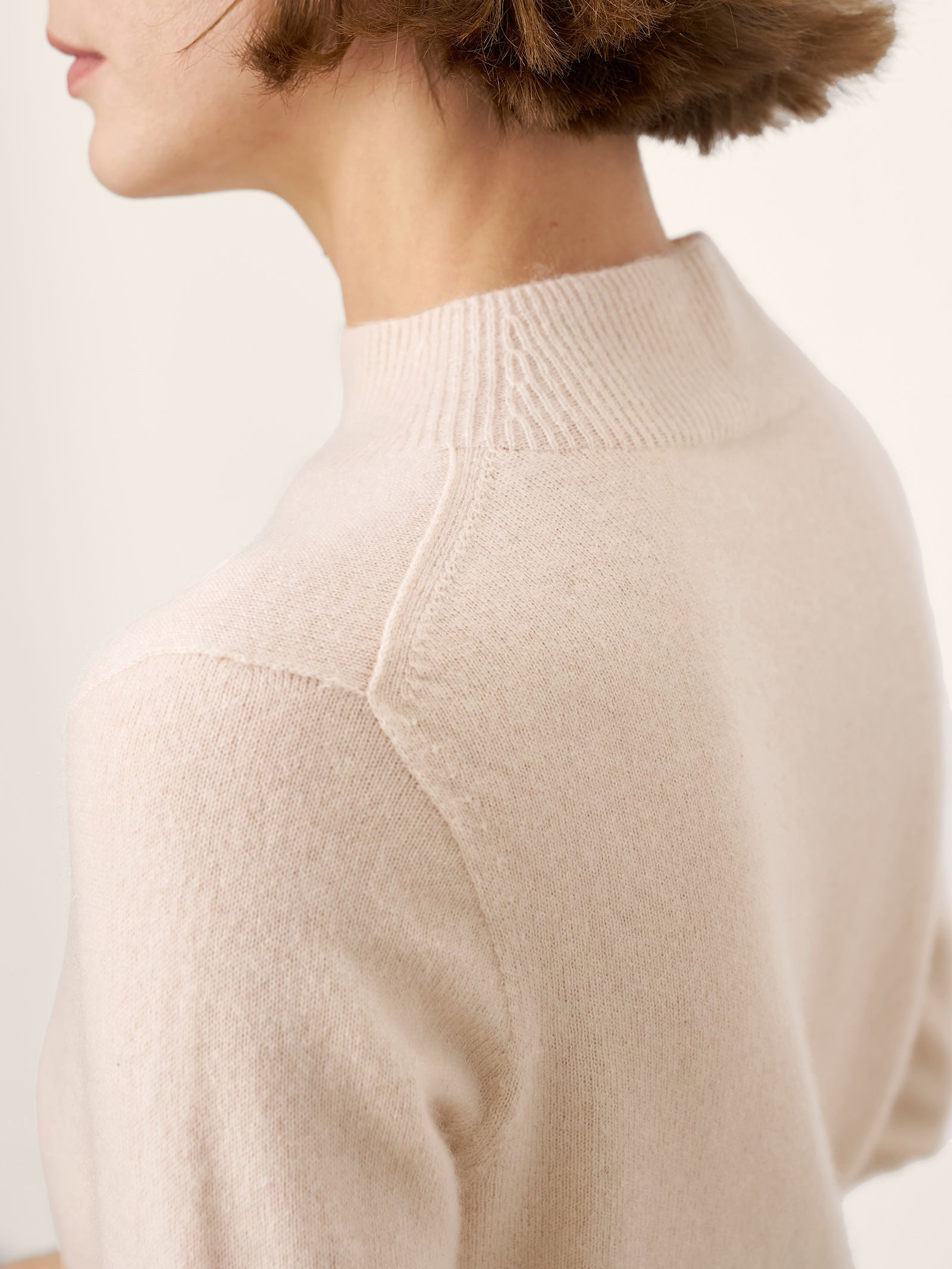 100% Mongolian Cashmere Seamless Wide Ribbed Edge Sweater MONA
